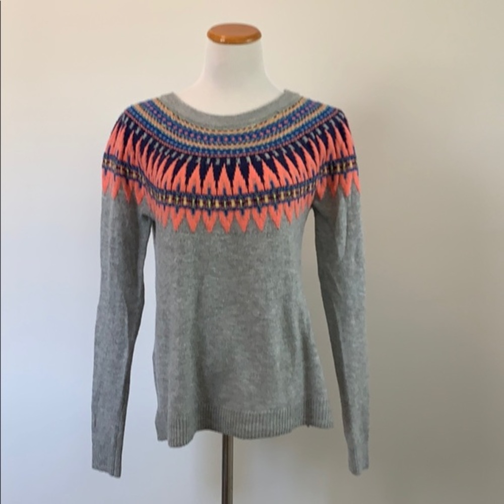 Calson sweater size small‎